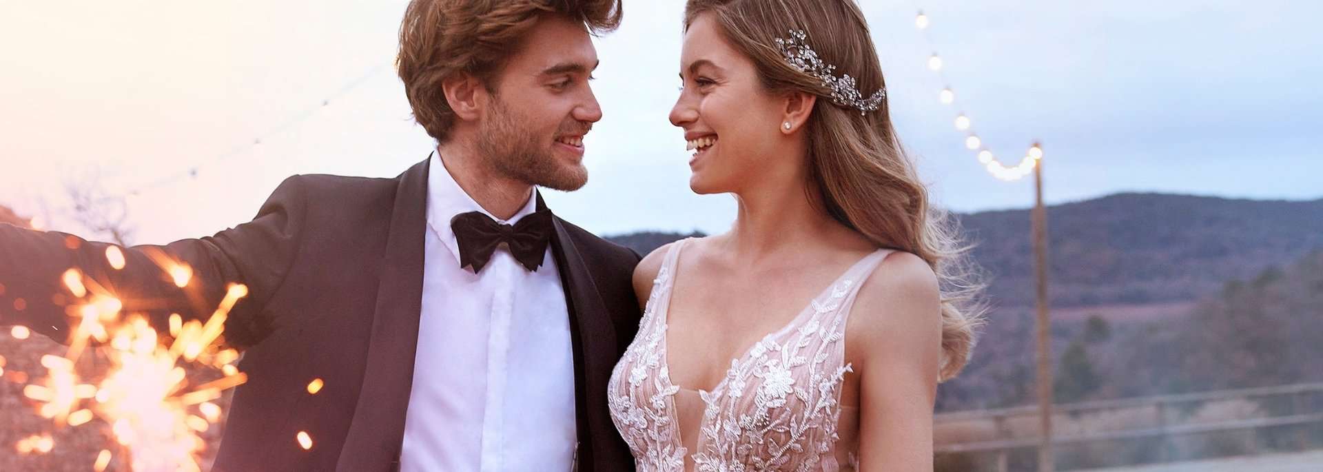 linnen Gevoelig Liever Trouwpak matchen met trouwjurk: the perfect match | Honeymoon shop